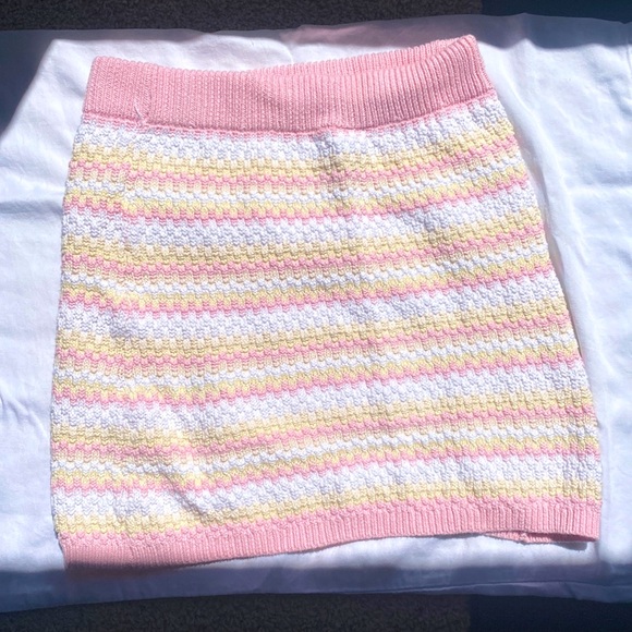 Cute knit ribbed halter and skirt set! Selling the shirt separately on my page! - Picture 2 of 3